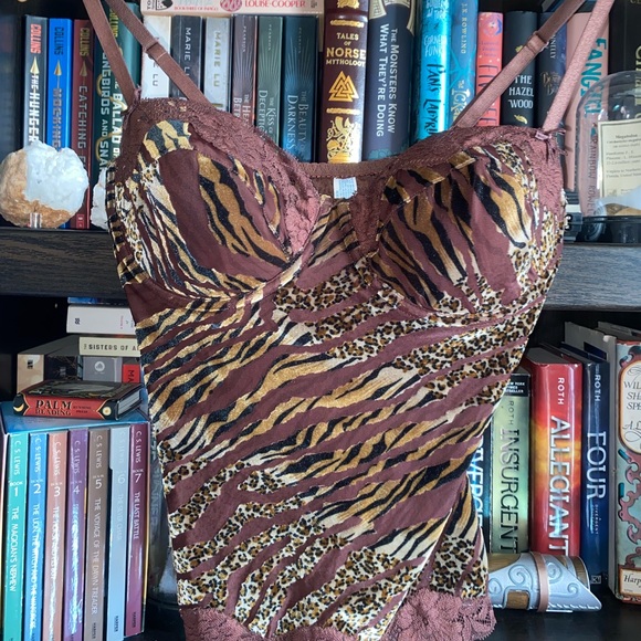 Soft Animal Print Top! - Picture 9 of 13